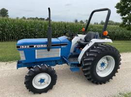 1990 Ford 1920 Tractor