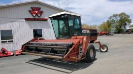 1989 Hesston 8200 Self-Propelled Windrowers and Sw