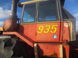1981 Versatile 935 Tractor