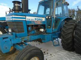 1981 Ford TW-20 Tractor