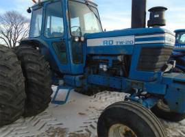 1981 Ford TW-20 Tractor