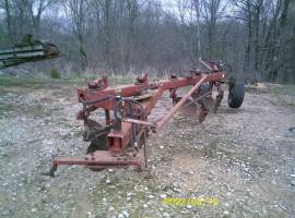 1980 International Harvester 720 Plow