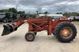 1967 Allis Chalmers D17 IV Tractor