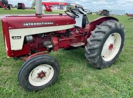 1965 International 424 Tractor