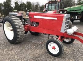 1965 Oliver 1650 Tractor