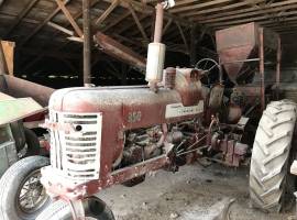 1959 International Harvester 350 Tractor