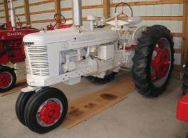 1950 Farmall H Tractor