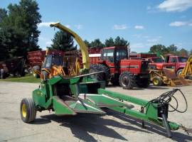 John Deere 3950 Pull-Type Forage Harvester