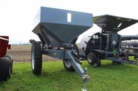 Loftness F810 Pull-Type Fertilizer Spreader