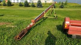 Farm King CX851 Augers and Conveyor