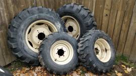 Tiron 17.5LX24 Wheels / Tires / Track