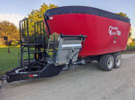 2022 Cloverdale 900T Feed Wagon