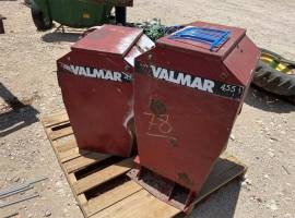 Valmar 2455 Pull-Type Fertilizer Spreader