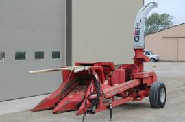 Gehl 1065 Pull-Type Forage Harvester