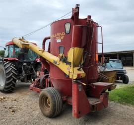 New Holland 358 Grinders and Mixer