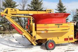 2022 Haybuster H1000 Grinders and Mixer