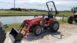 2022 Massey Ferguson 1526 Tractor