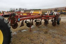 International Harvester 700 Plow