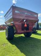J&M 750-18 Grain Cart