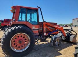 International Harvester 3288 Tractor