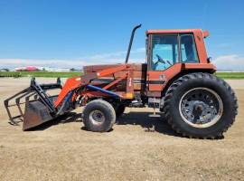International Harvester 3288 Tractor