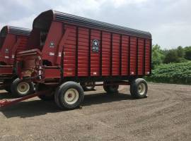 Meyer 4518 Forage Wagon