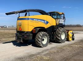 New Holland FR600 Self-Propelled Forage Harvester