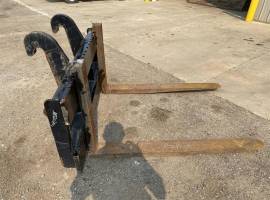 Caterpillar IT Loader and Skid Steer Attachment