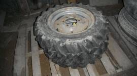 Titan 7x16 Wheels / Tires / Track