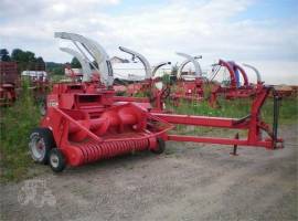 Gehl 1200 Pull-Type Forage Harvester