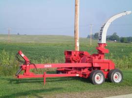 Gehl 1065 Pull-Type Forage Harvester