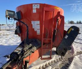 Kuhn Knight VT132 Grinders and Mixer