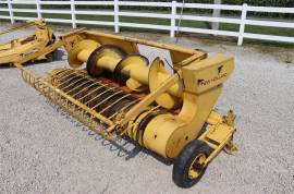New Holland 990W Pull-Type Forage Harvester