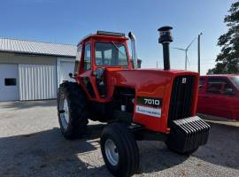 Allis Chalmers 7010 Tractor