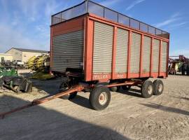 Miller Pro 5200 20 wagon Forage Wagon