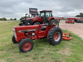 International Harvester 884 Tractor