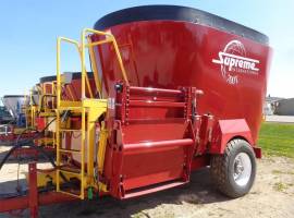 Supreme International 700T Grinders and Mixer