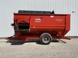 Kuhn Knight 3142 Grinders and Mixer