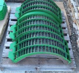 2004 John Deere small wire concaves