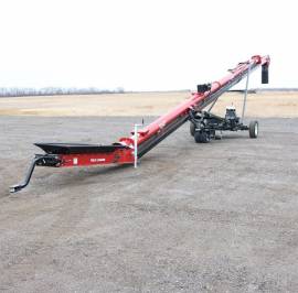 2021 Universal 1547 FIELD LOADER TD Augers and Con