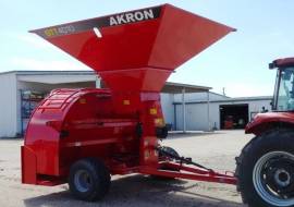 2020 Akron GTT4010 Grain Bagger