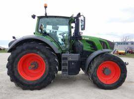 2017 Fendt 828 Vario Tractor