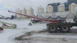 2016 Buhler Farm King 851 Augers and Conveyor