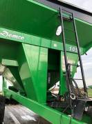 2016 Demco 1050 Grain Cart