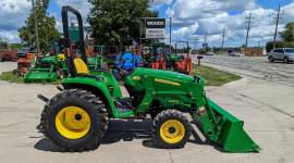 2015 John Deere 3032E Tractor