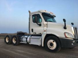 2013 Freightliner Cascadia 125 Semi Truck