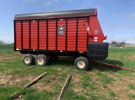 2022 Meyer RT516 Bale Wagons and Trailer