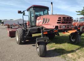 2011 MacDon M205 Self-Propelled Windrowers and Swa
