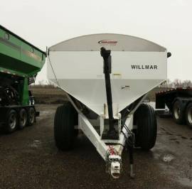 2011 Willmar S800 Self-Propelled Fertilizer Spread