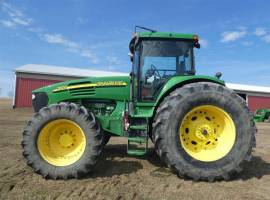 2004 John Deere 7820 Tractor